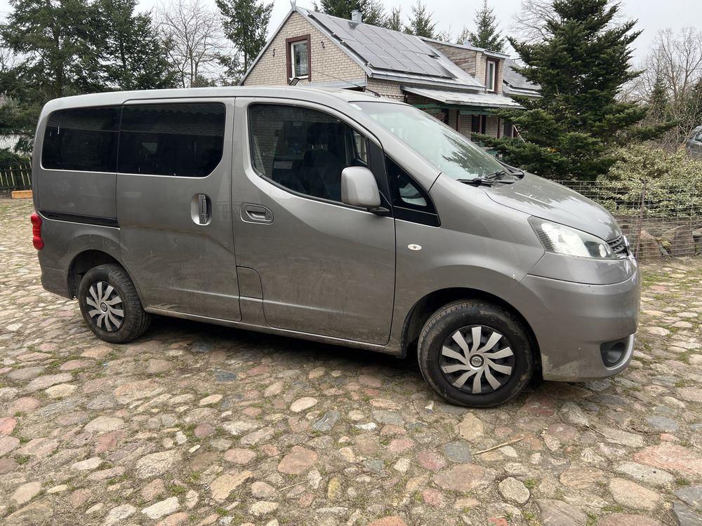 Sprzedam Nissan NV 200 -7osob