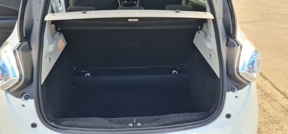 Рено Зое, 40 кв, 2017 року.