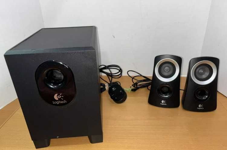Colunas para PC Logitech Z-313 Speaker System 2.1