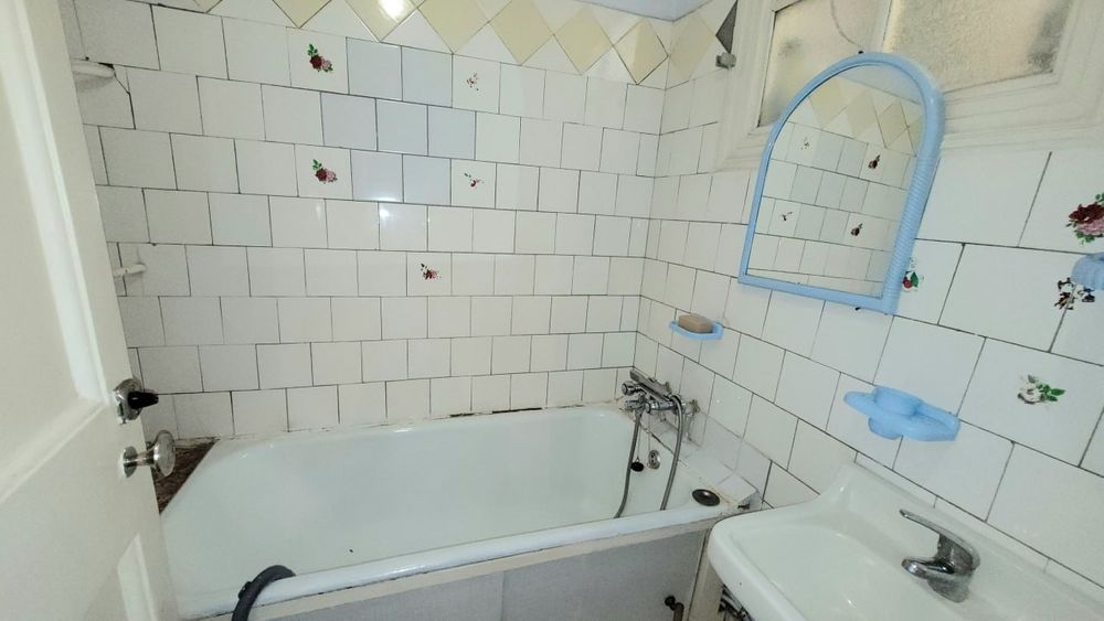 2к.Металлургів. Сталінка. Окремі кімнати. 2 поверх.