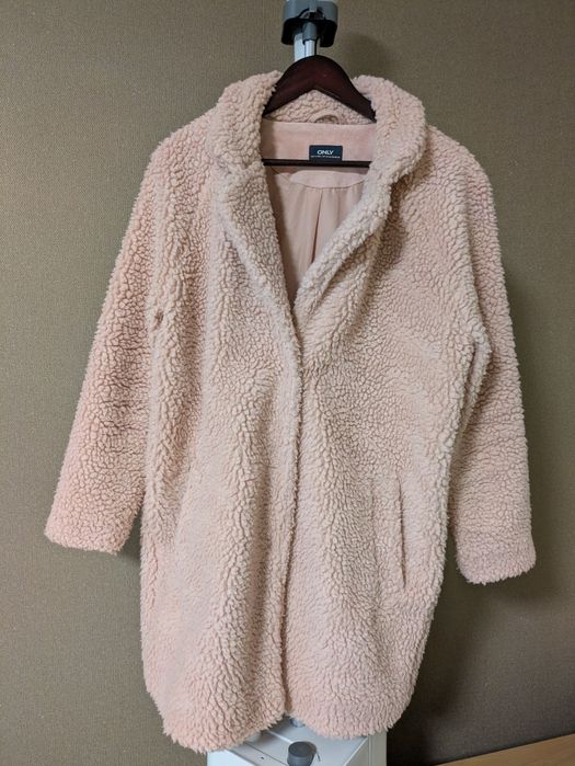 Рожева шубка на кнопках