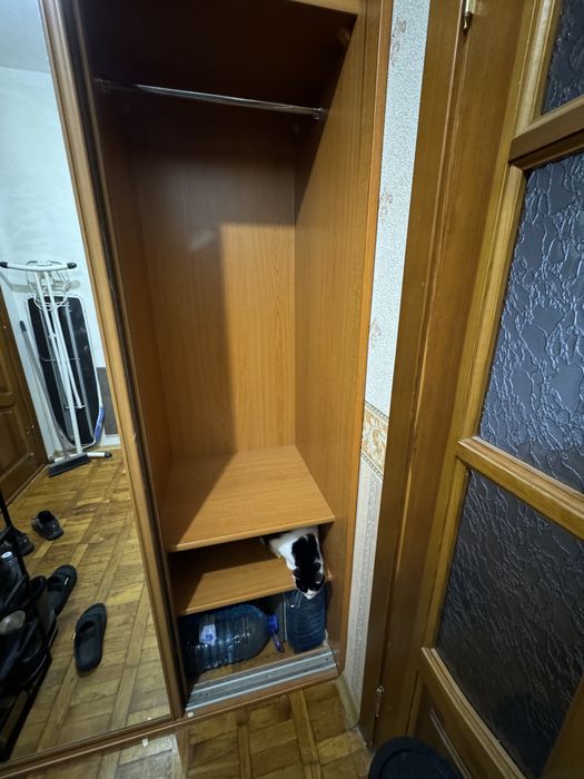 Гардеробна шафа купе