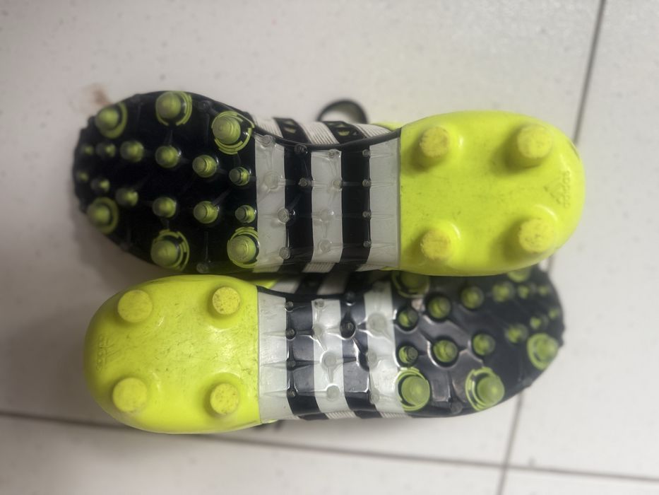 Бутси Адідас в дуже гарному стані