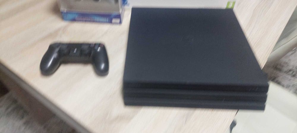 Playstation 4PRO com 2 Comandos