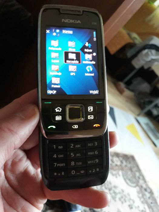 Nokia E66  telefon t