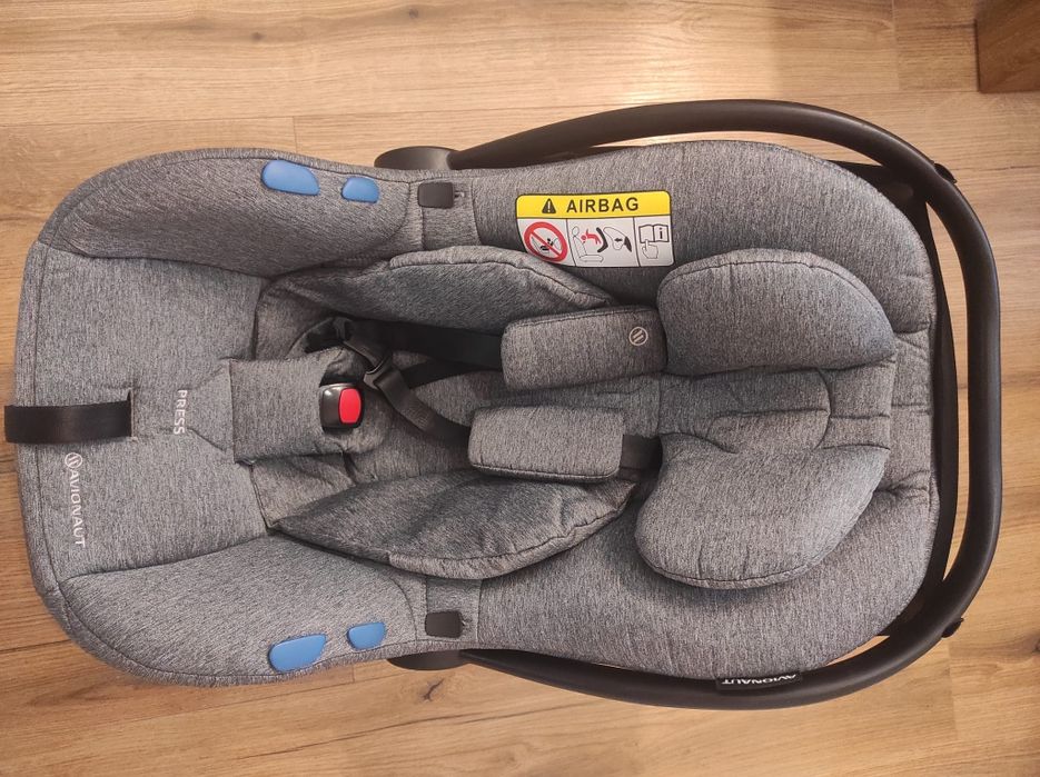 Fotelik samochodowy nosidełko Avionaut pixel + baza isofix