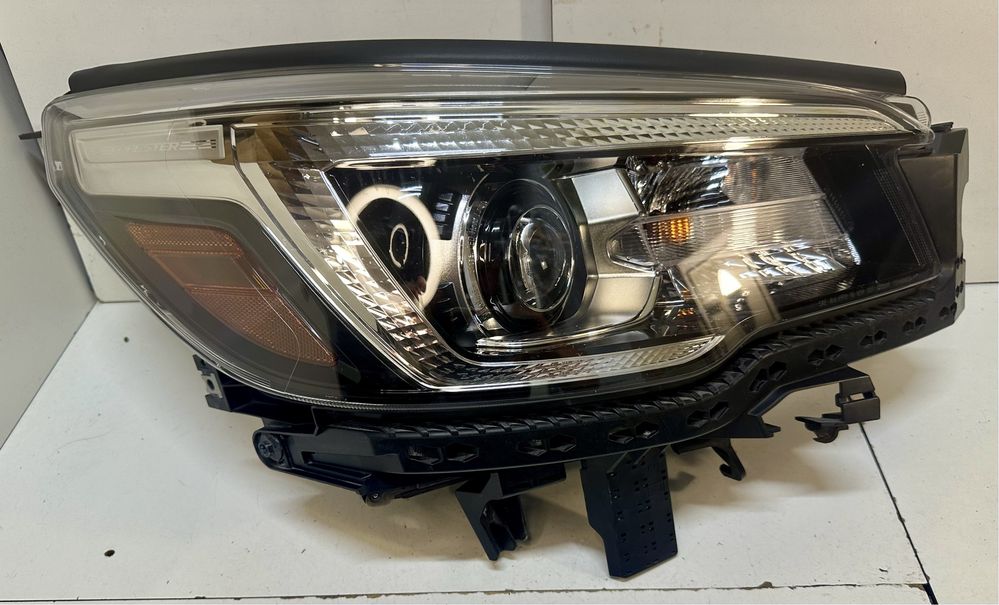 Фара правая  Subaru Forester USA Led 2019 2020 2021 USA