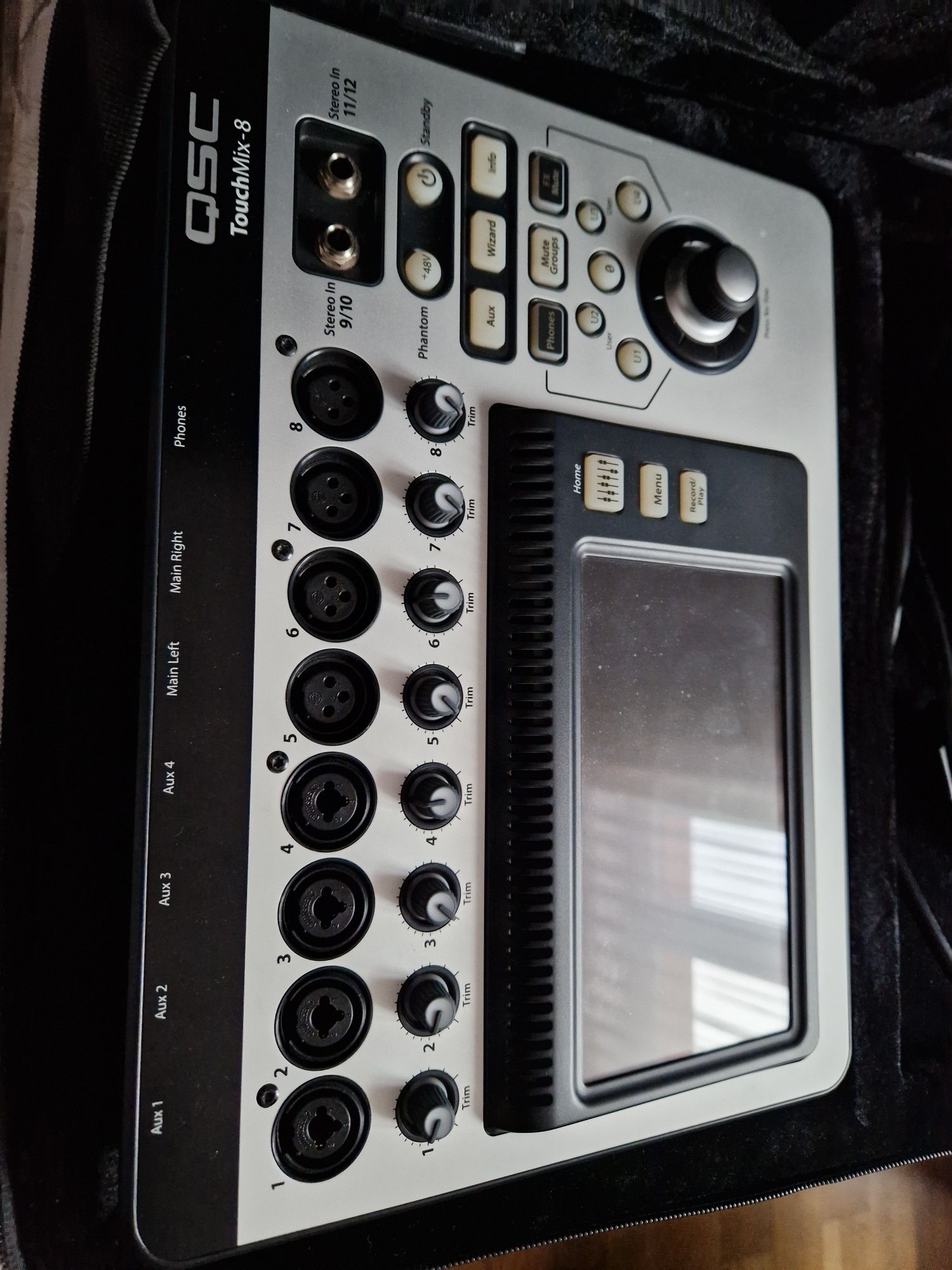 Mikser cyfrowy QSC TouchMix 8