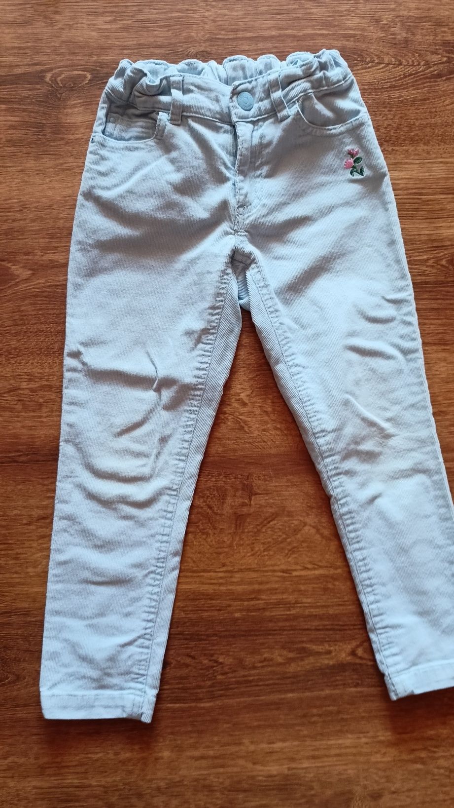 Spodnie sztruksowe 5-10-15 rozmiar 110