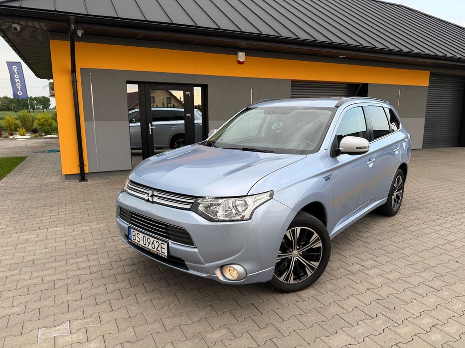 Mitsubishi Outlander 2.0 PHEV 4X4 Automat Kamera Alu Navi Serwis Gwarancja
