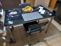 Vendo Mesa de cozinha vidro temperado.