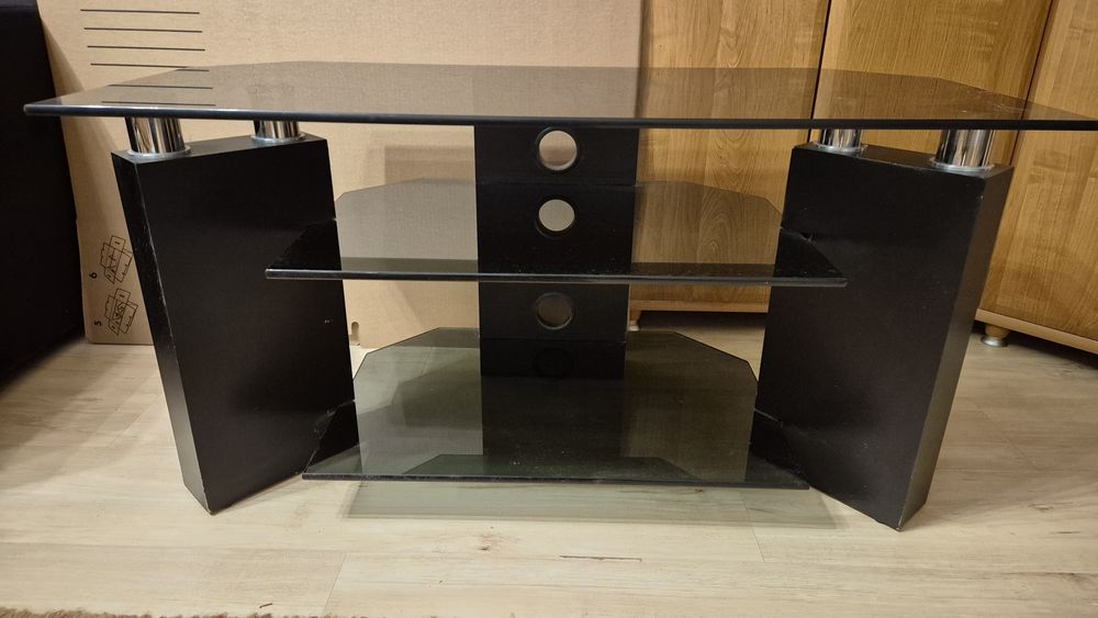 Stolik RTV szklany