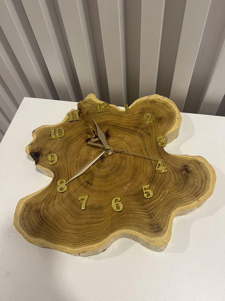 Zegar ścienny drewniany złoty nowy