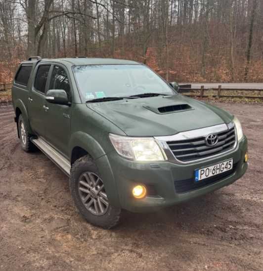 Разборка Toyota Hilux бампере передній задній