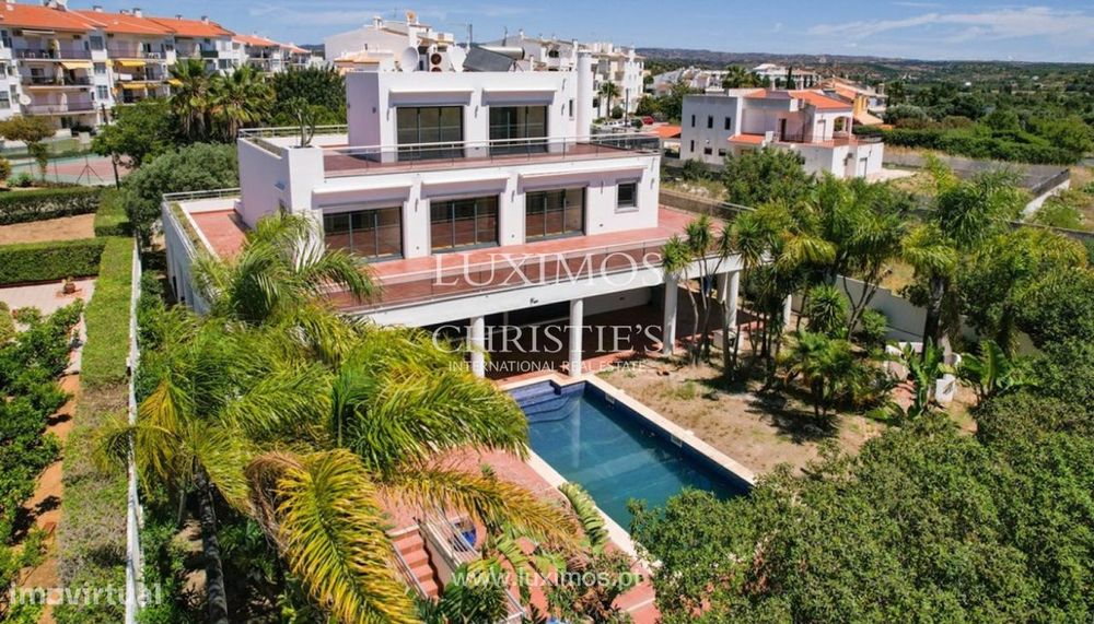Fantástica moradia independente V3 para venda em Tavira, Algarve