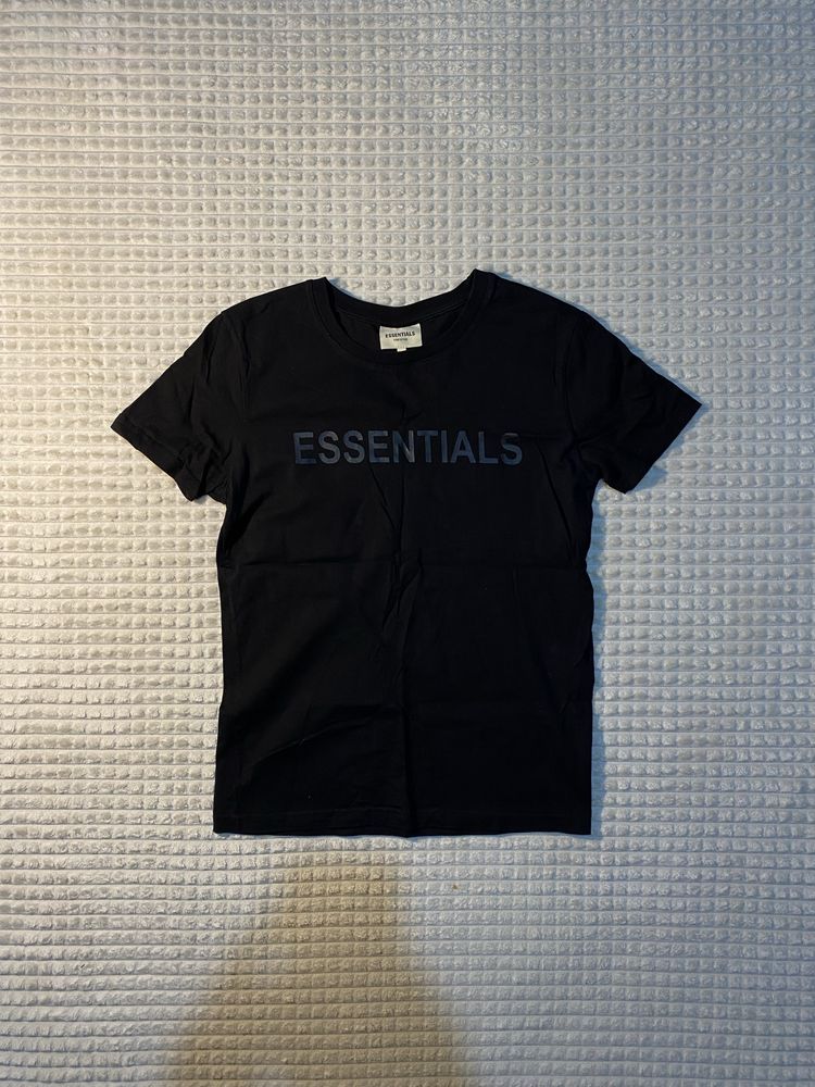 Женская хлопковая черная футболка ESSENTIALS | S размер
