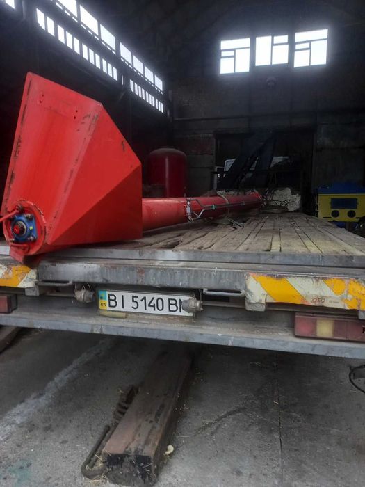 Шнековий навантажувач