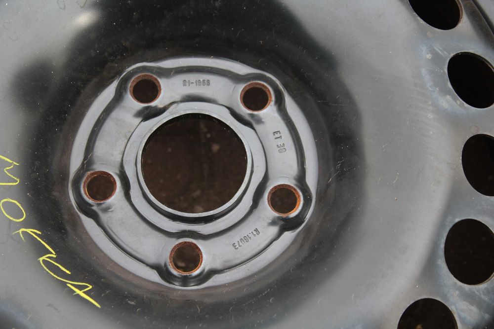 16 Felgi stalowe OPEL MOOKA