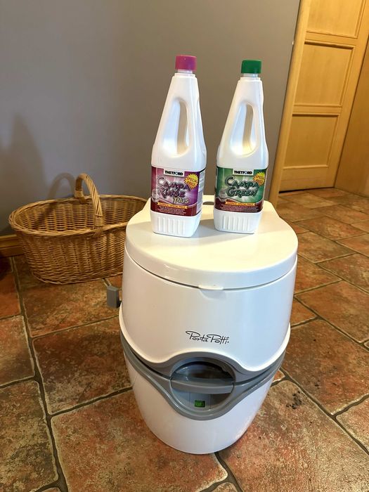 Toaleta przenośna Thetford Porta Potti 565E (z elektryczną spłuczką)