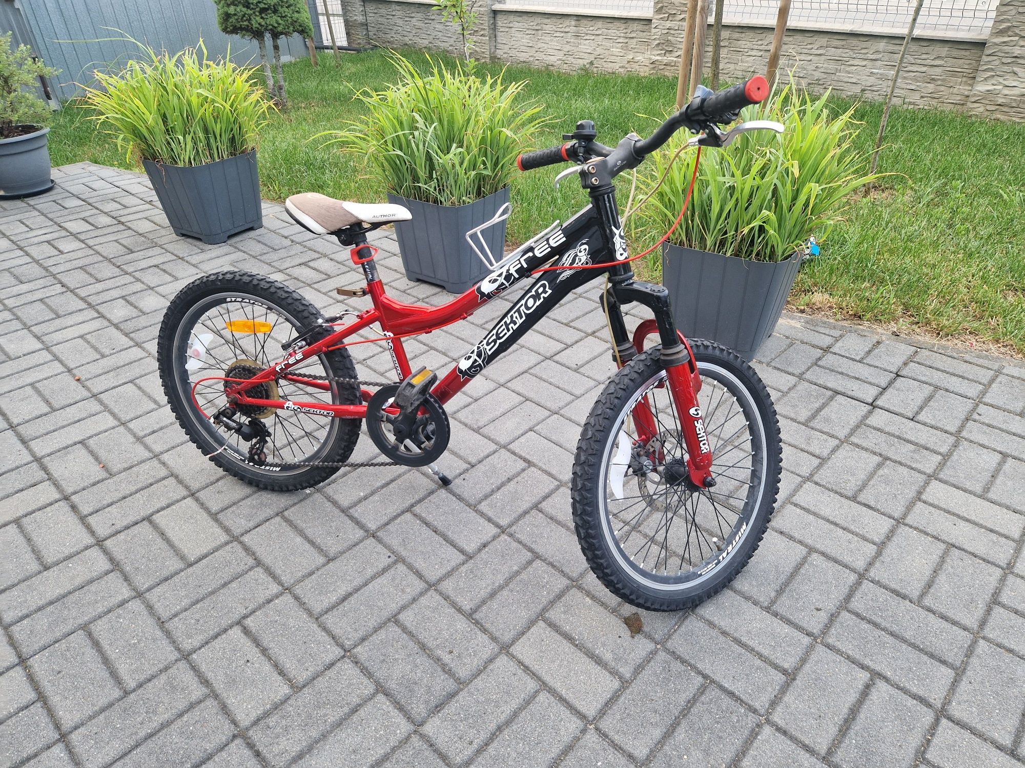 Rower dzieciecy 20" amortyzator hamulec tarczowy przerzutki