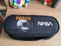 Sprzedam piórnik Nasa