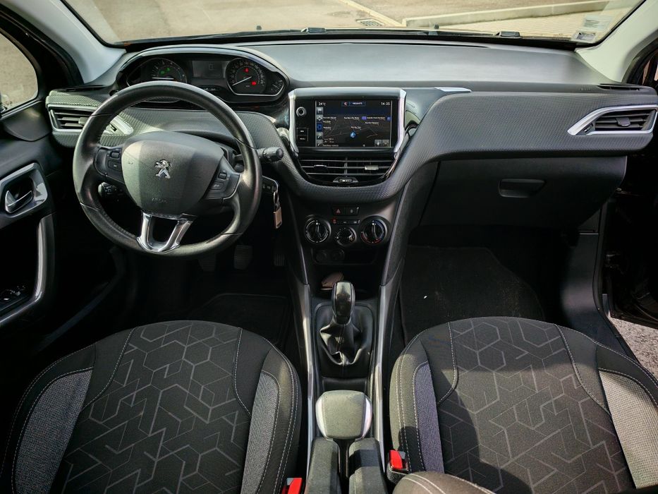 Peugeot 2008 vti 2017 único proprietário