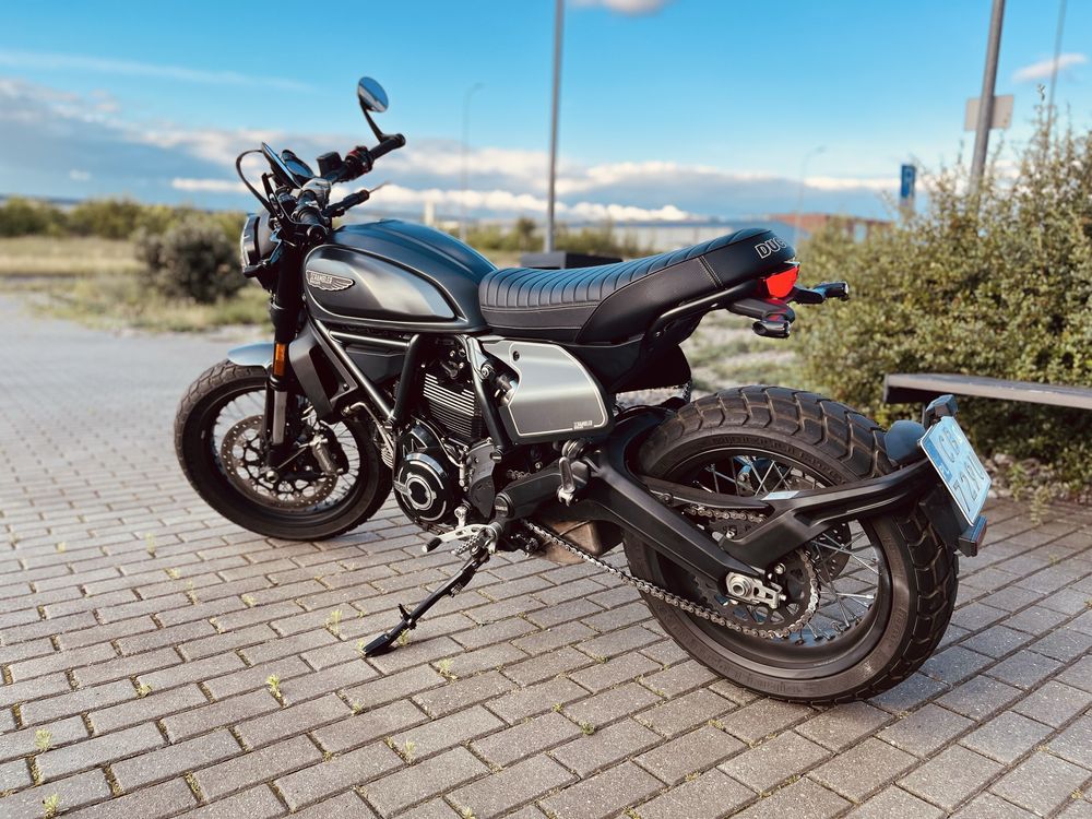 Ducati Scrambler 800 night shift 2021