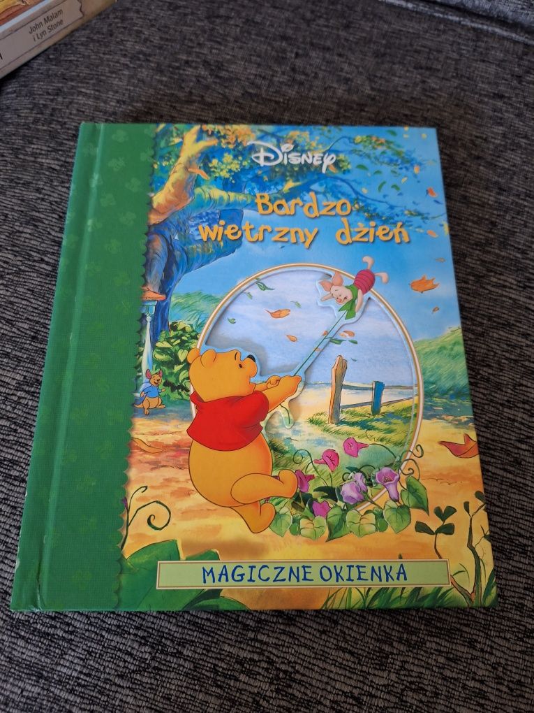 Książka Kubuś Puchatek disney dla dzieci z okienkami do zabawy