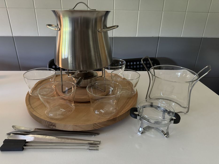 Fondue Bodum, como novo, com os utensilios, conforme fotografias