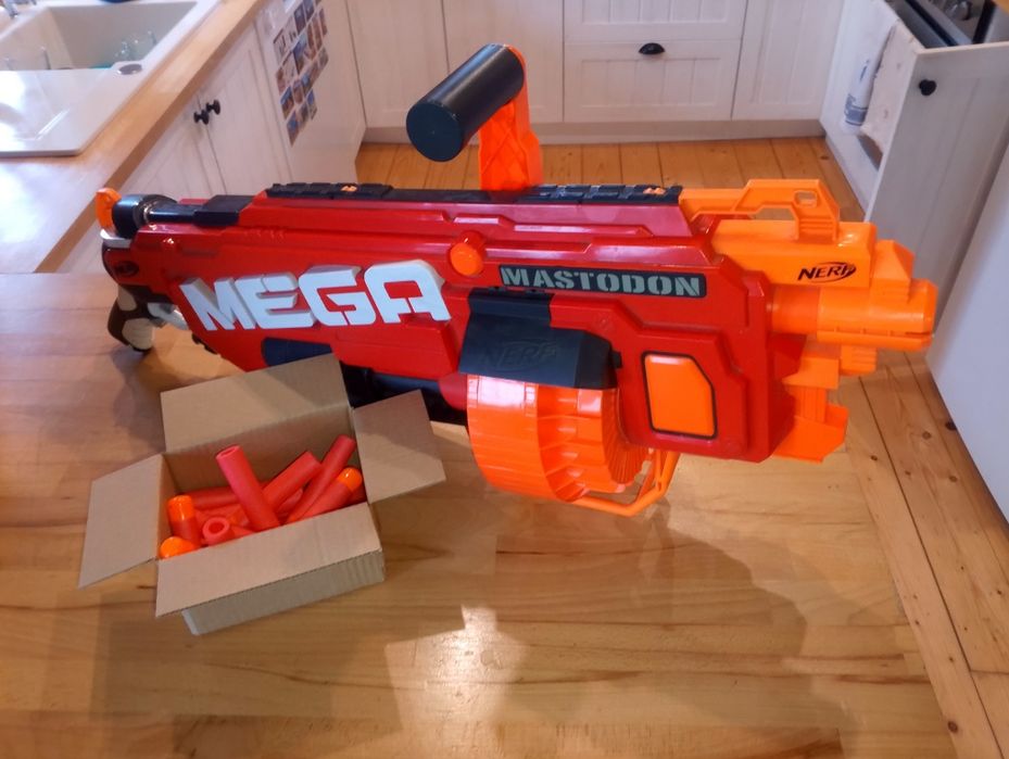 Nerf mega mastodon + 16 strzałek
