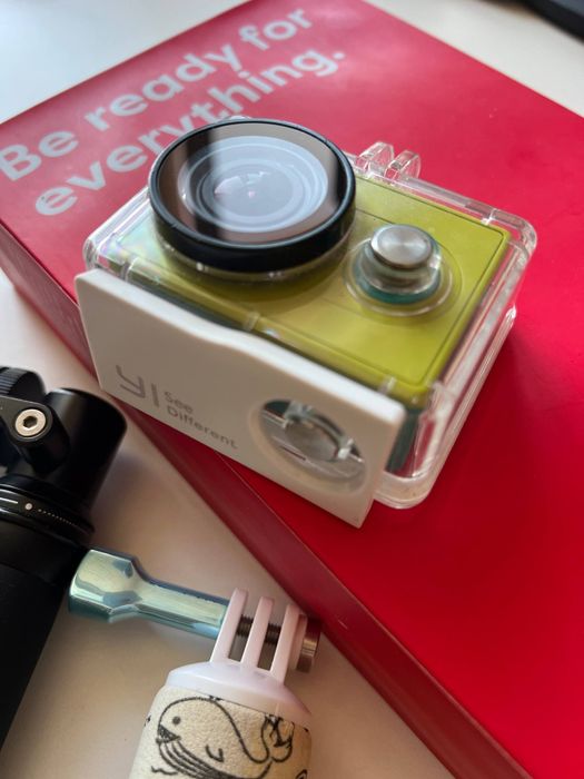 Екшн-камера Xiaomi Yi Action Camera Basic Edition, монопод, аква бокс