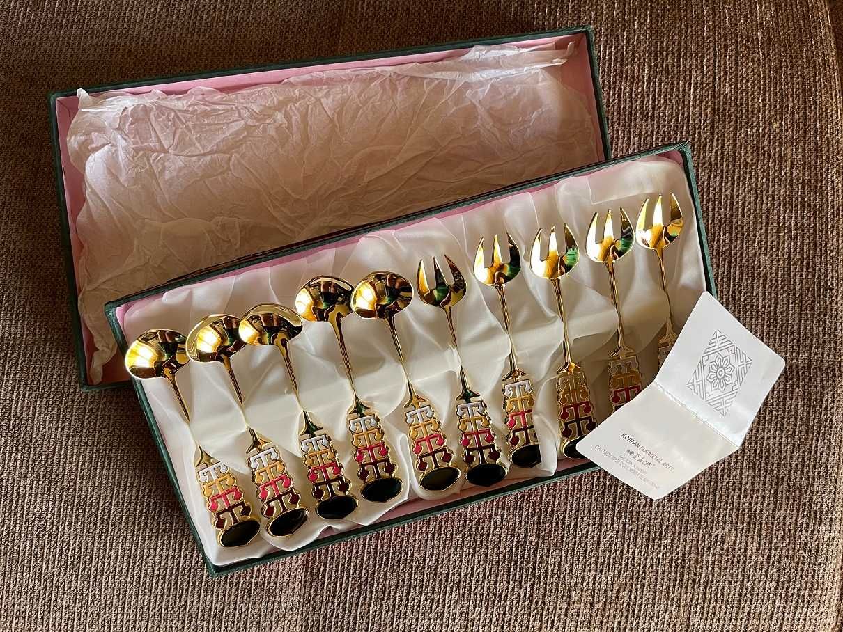 Conjunto de faqueiro de sobremesa Coreano em dourado