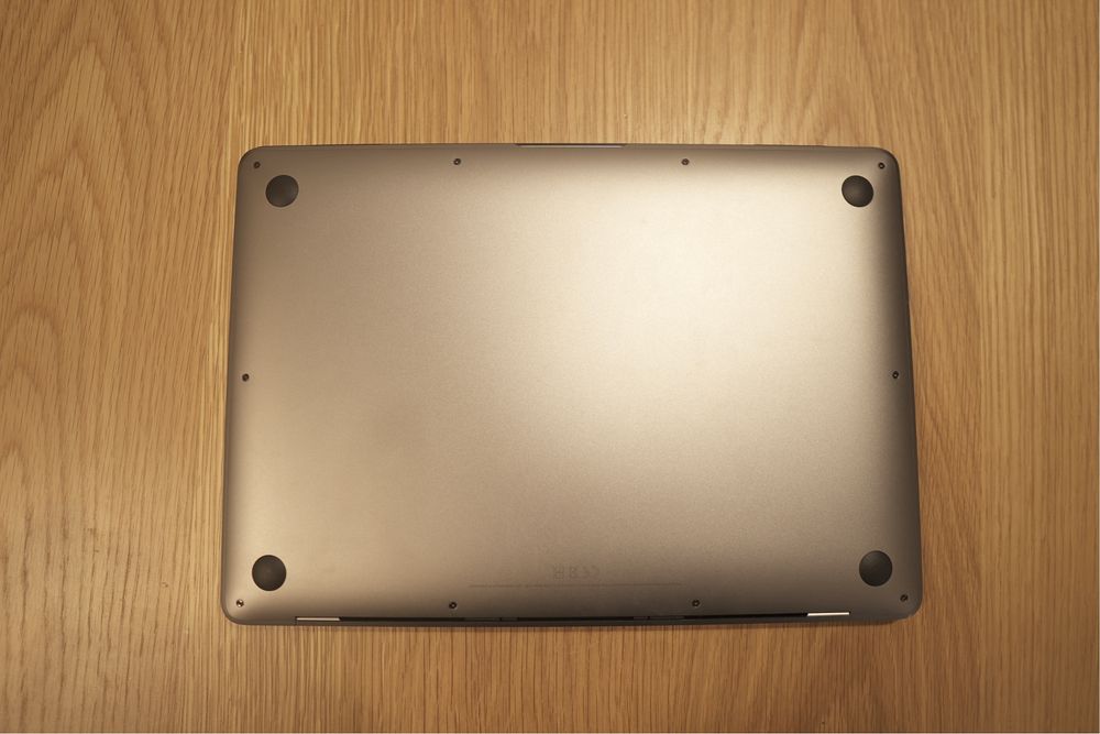 MacBook Air 13’ M1 | 512 GB | 8 RAM | 2022