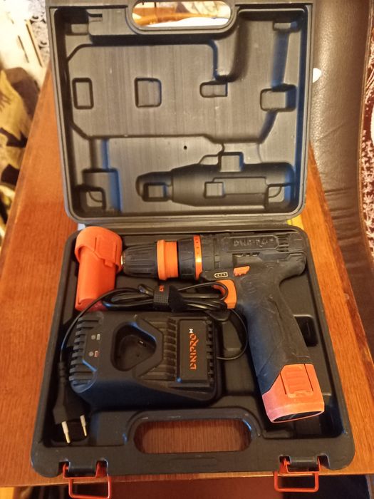 Шуруповерт CD 120-HQ два акумулятори та заряджувальне