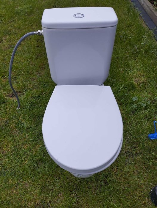 Sprzedam WC idealne na budowę