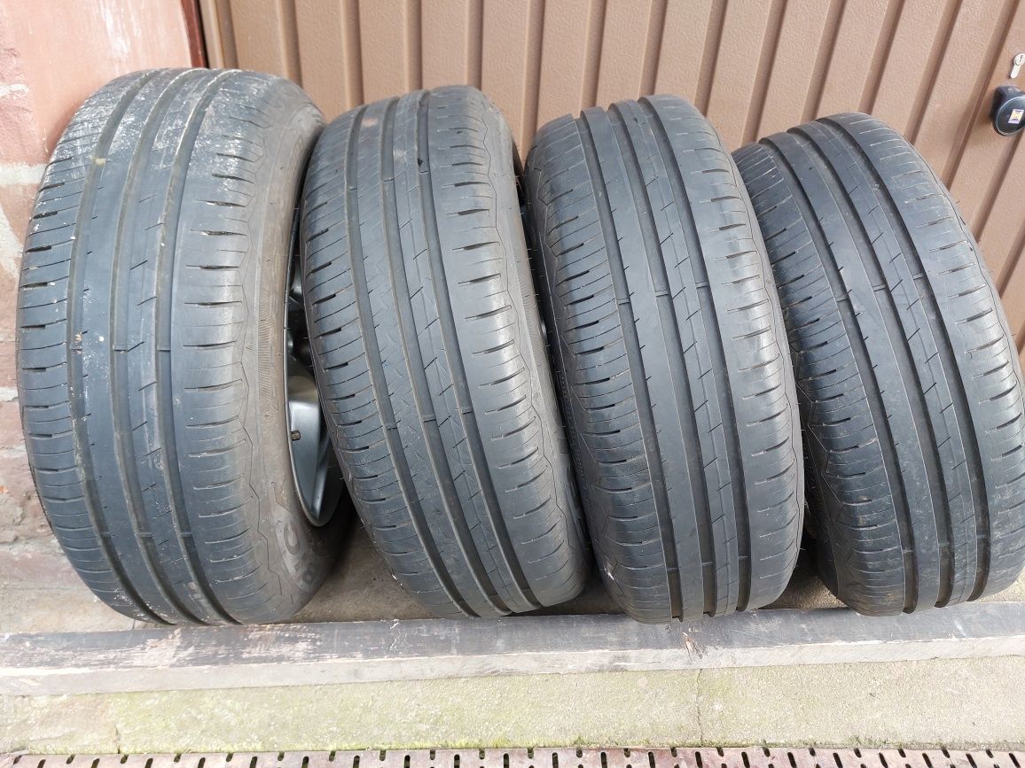 Opony letnie 195/65 R15 na felgach aluminiowych