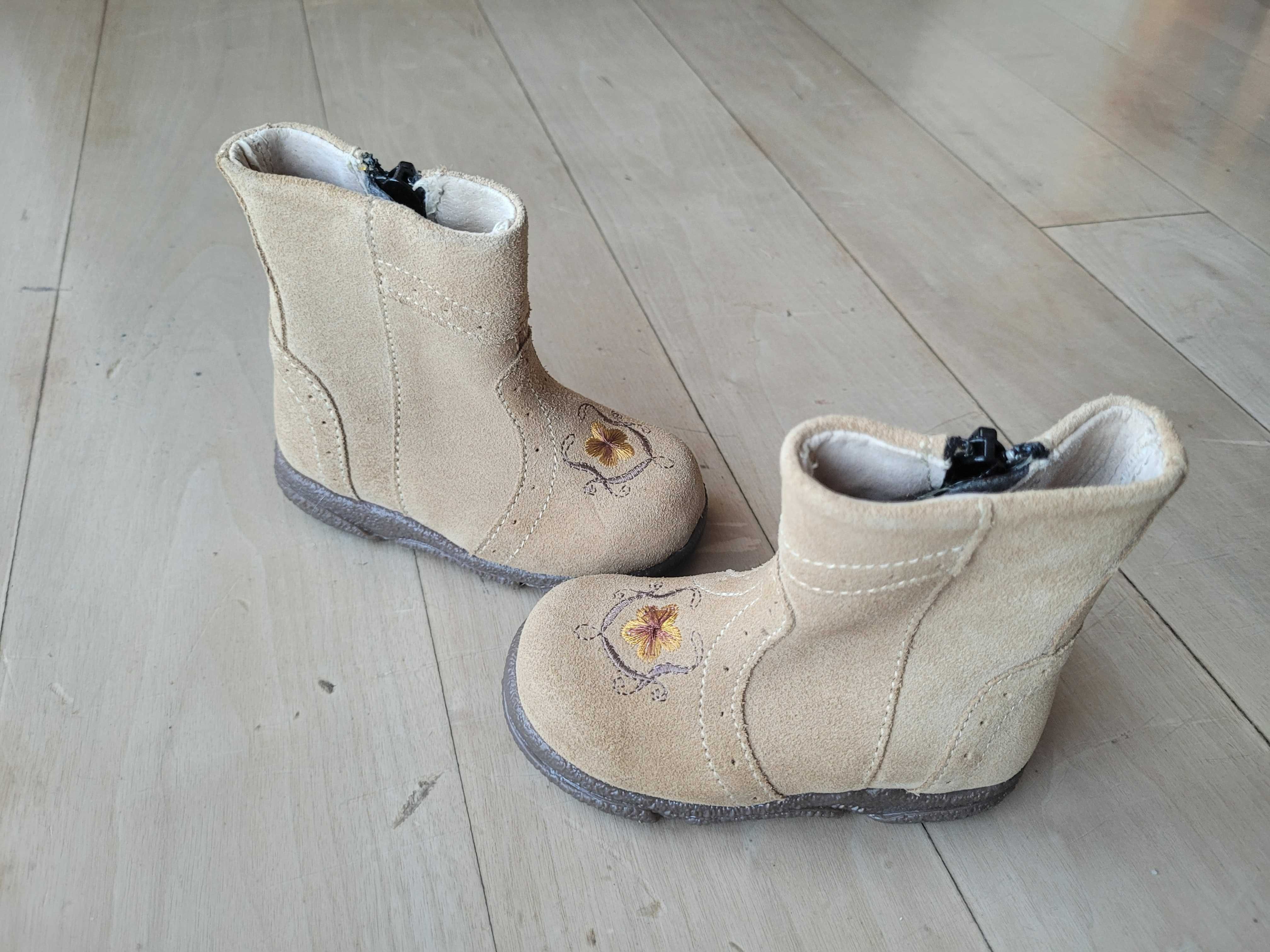 Botas lindas para menina