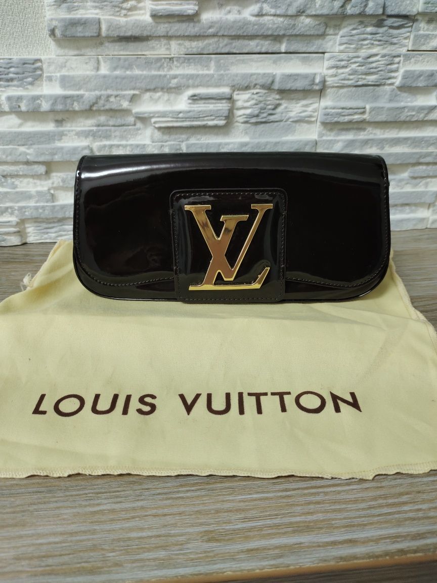 Клатч Louis Vuitton Sobe