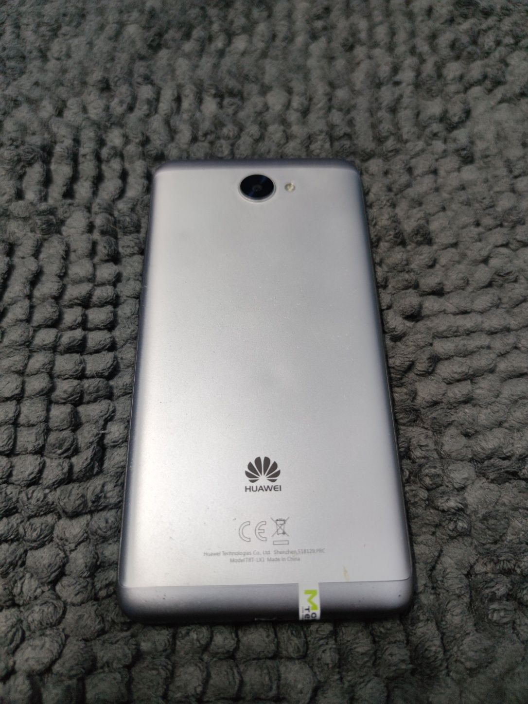 Отличный телефон Huawei y7