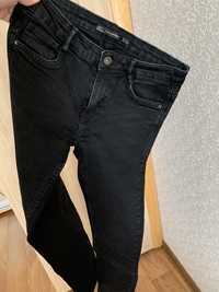 черные джинсы Zara