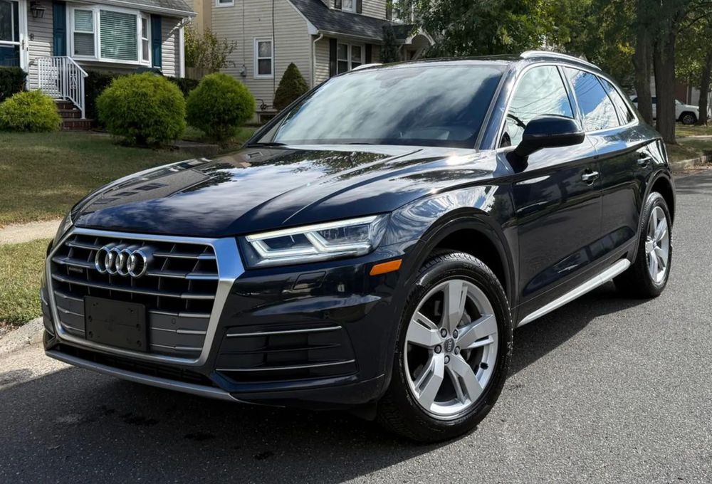 Audi Q5 4x4 Premium Plus / Panoramiczny dach / Wirtualny kokpit