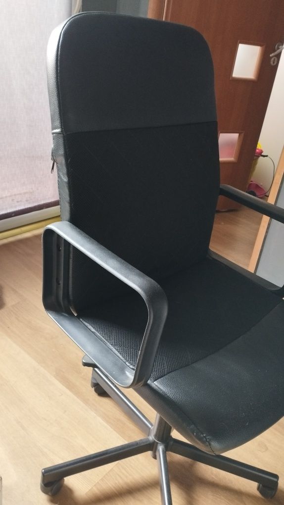 Sprzedam krzesło obrotowego biurowe
