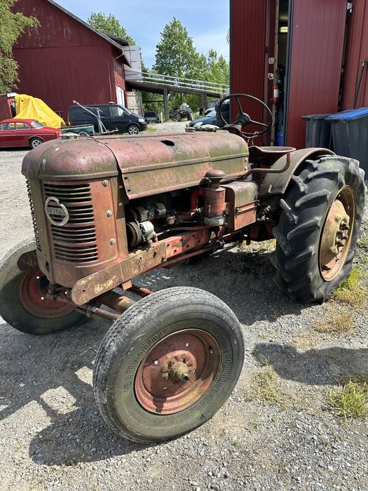 Sprzedam traktor volvo benzyna