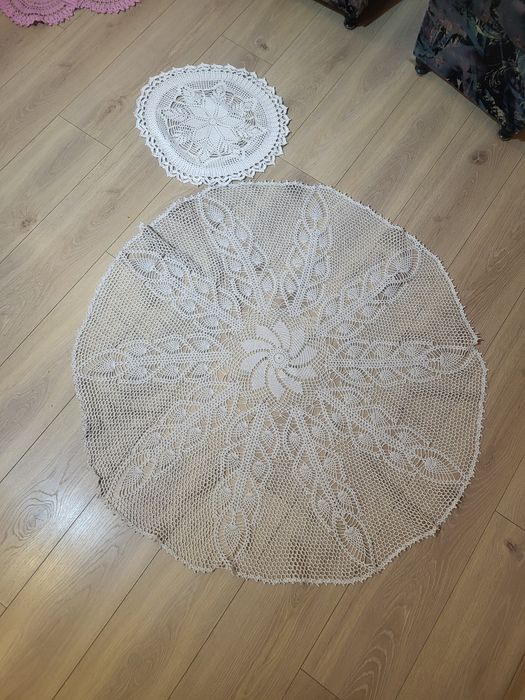 Serwetka na szydełku 105cm