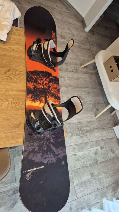 Deska snowbordowa lay 156cm z wazaniami i butami