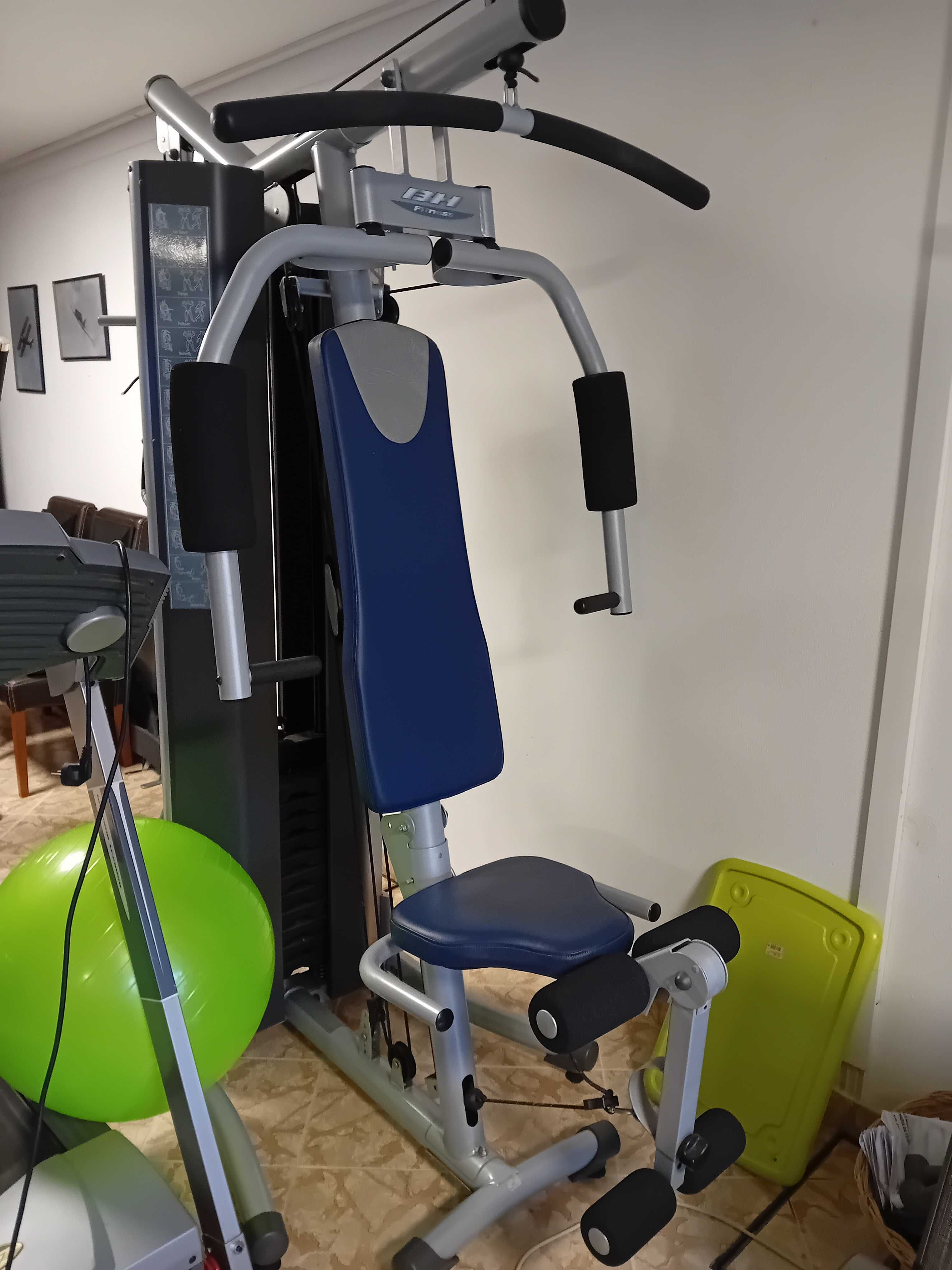 Maquina dupla de Musculação