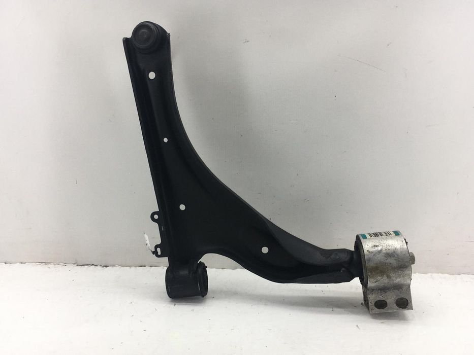 Важіль передньої підвіски нижній передній лівий CHEVROLET ORLANDO 2010