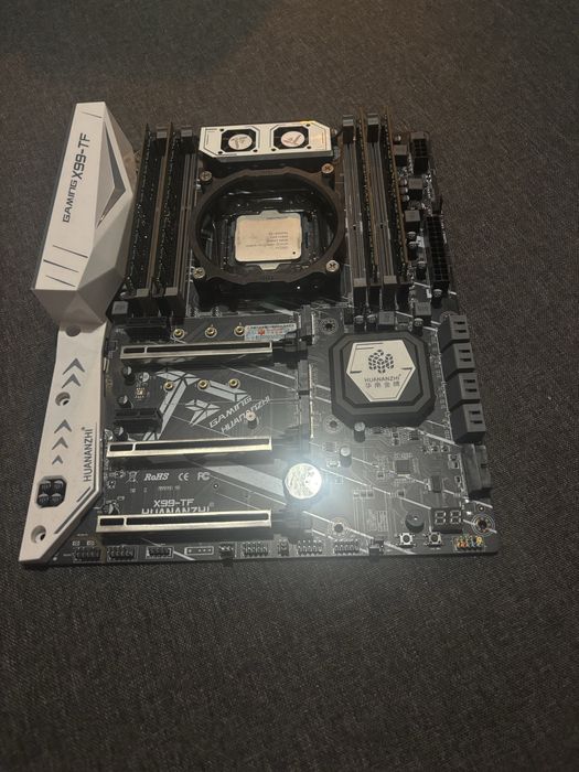 Platforma komputera serwerowego Huananzhi X99 TF