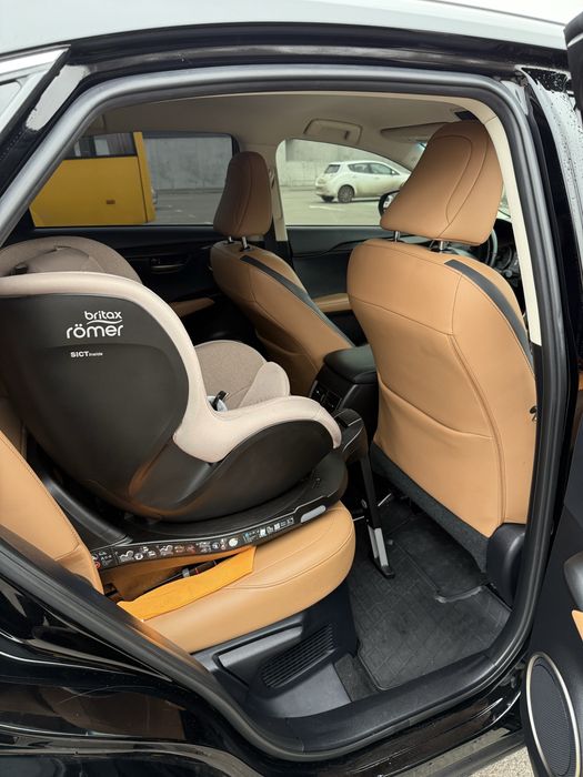 Автомобіль Lexus NX 200T