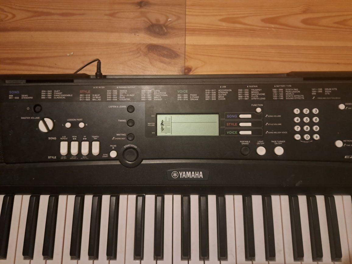 Keyboard Yamaha EZ220